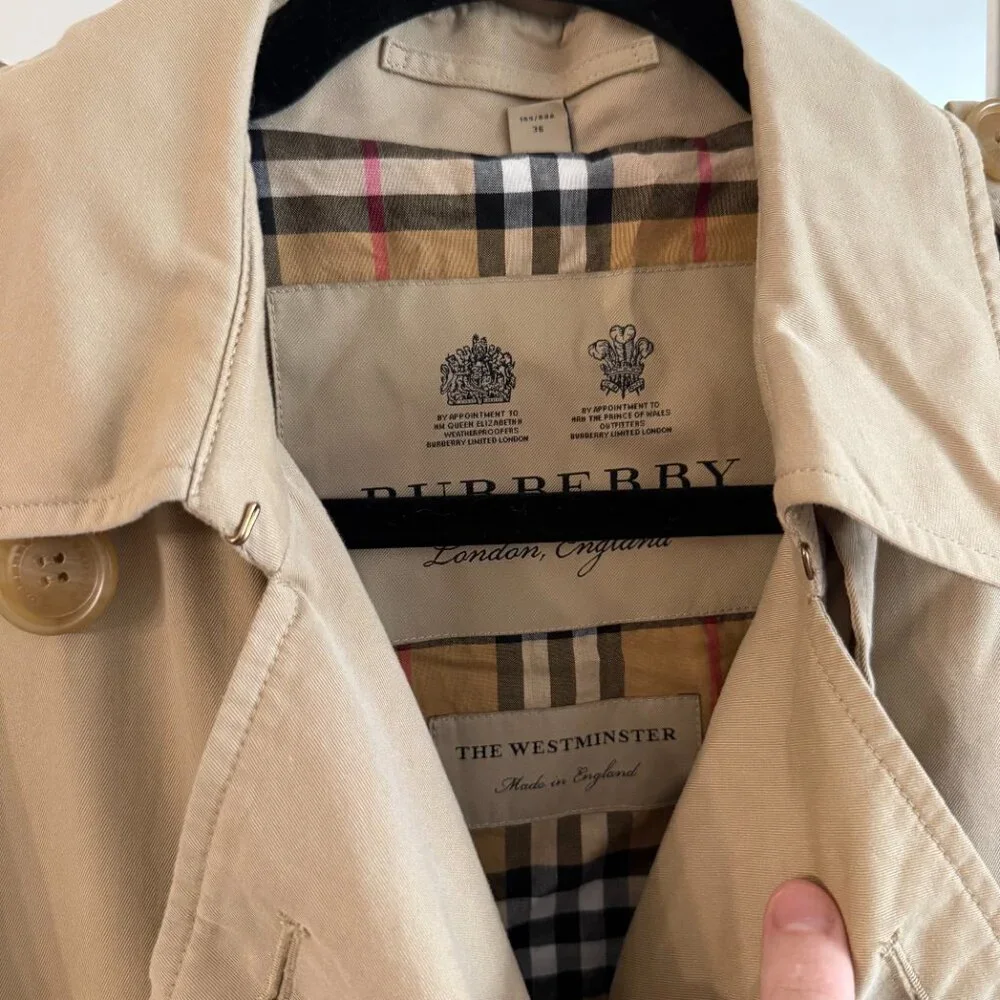 Burberry Beige Trench Coat with Signature Check Lining - Picture 4 of 7